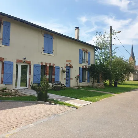 La Longere منزل للإقامة *