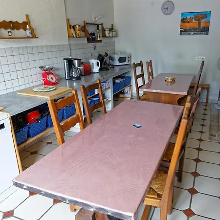 La Longere Homestay *